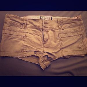 Abercrombie khaki shorts - worn once